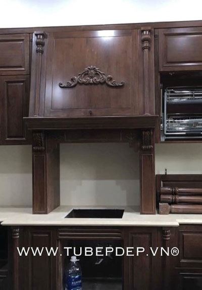 Thi công tủ bếp gỗ tại biệt thự Vinhomes Thăng Long