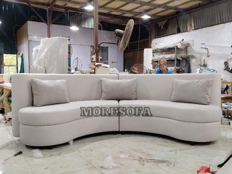 Sofa hiện đại bọc da công nghiệp cao cấp màu trắng sữa cho sảnh chờ khách sạn